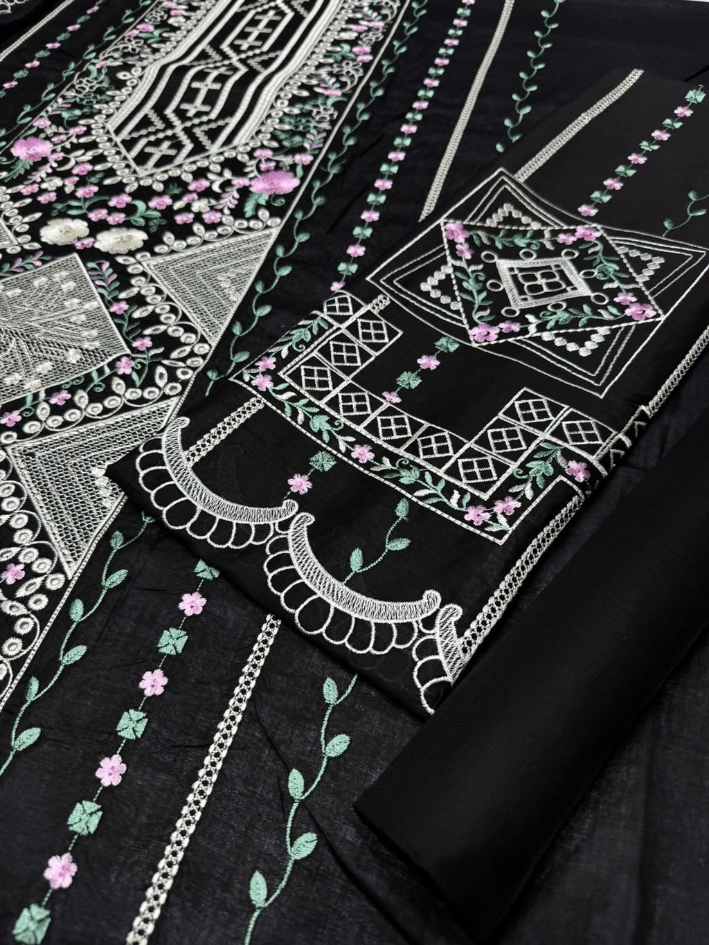 Midnight Pastel – 3pc unstitched Embroidered Lawn Suit (Inspired by Bin Ilyas CB-4129)