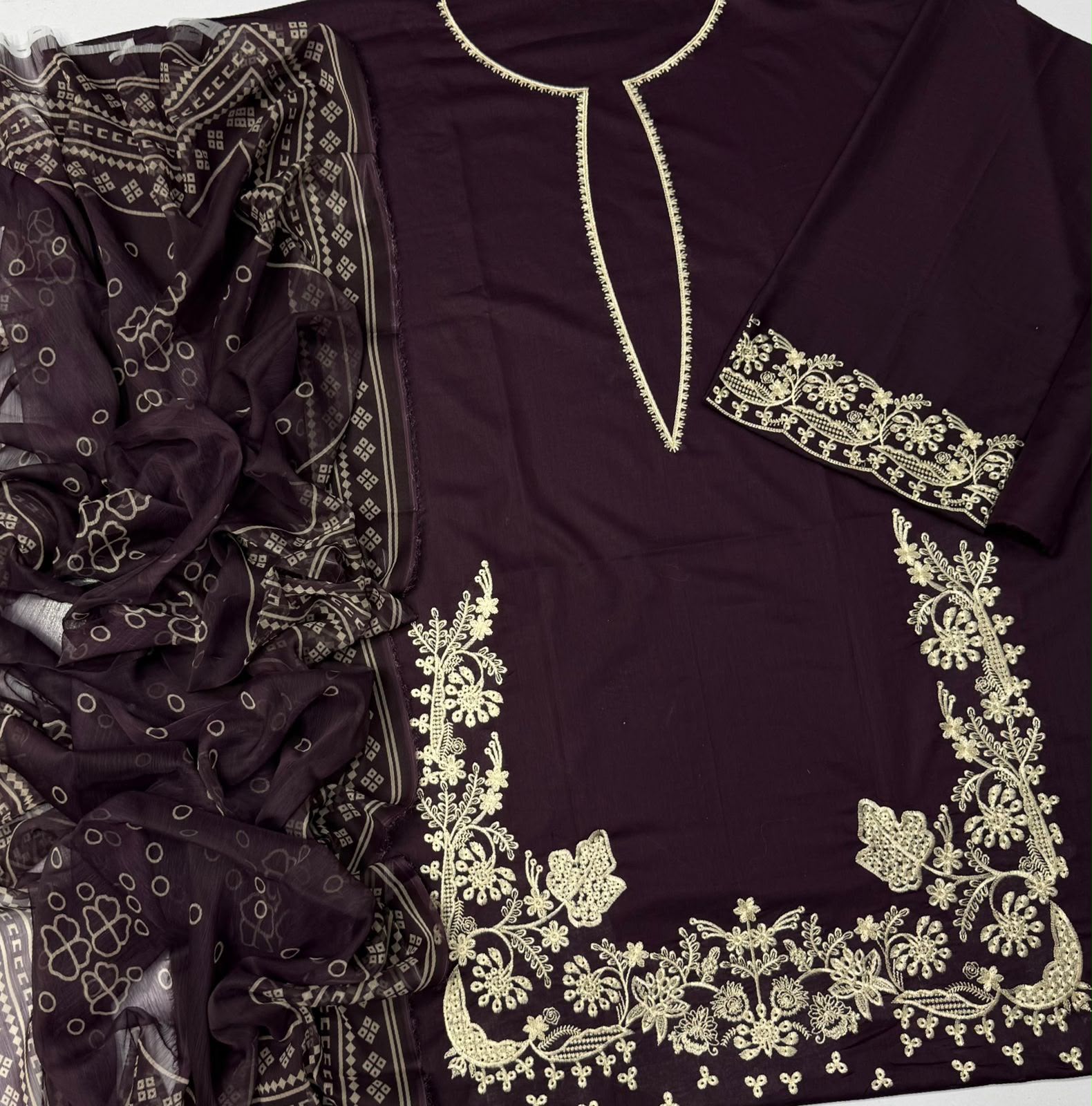 Deep Velvet Grape – 3pc unstitched Embroidered Lawn Suit (Inspired by Garnet CB-6519)