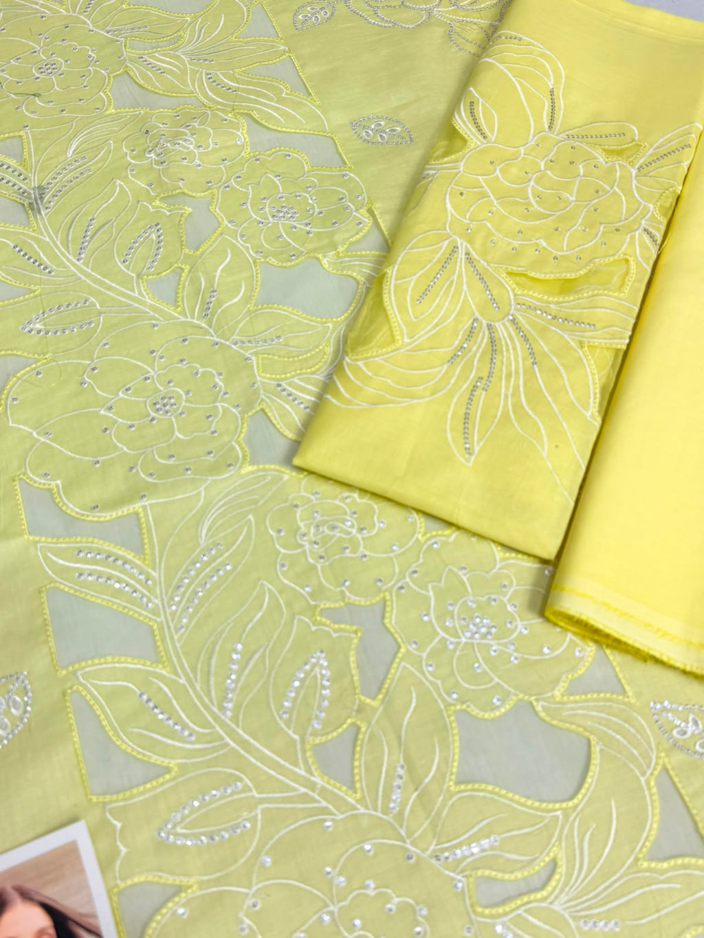 Maria.B. Inspired 2-Piece unstitched Embroidered Lawn Suit - Lime Yellow)