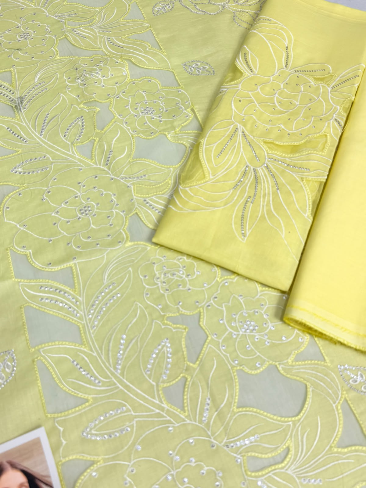 Maria.B. Inspired 2-Piece unstitched Embroidered Lawn Suit - Lime Yellow)